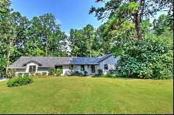 Stunning Renovated Ranch in the Heart of Brookhaven