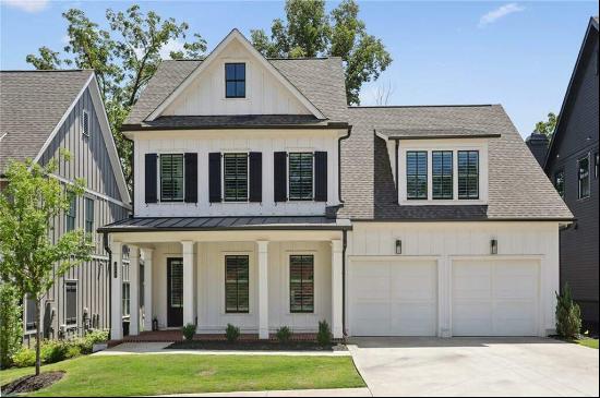 meticulously maintained home in The Cottages at Keeler Woods