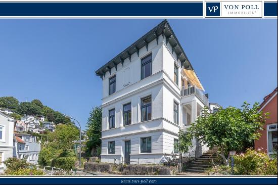 Historic old villa with unique charm and view of the Elbe