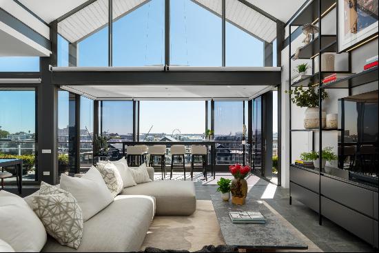 ONE-OF-A-KIND FULL-FLOOR PENTHOUSE RESIDENCE