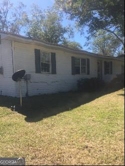 405 E 10th Street, Alma GA 31510