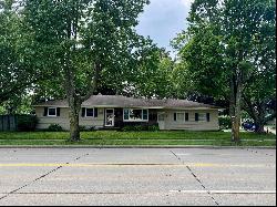 2203 E COLLEGE Avenue, Appleton WI 54915