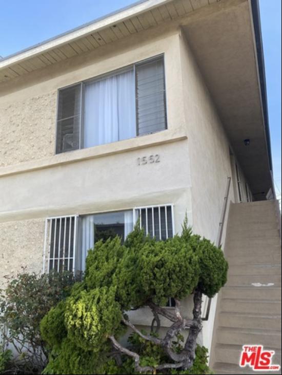 1552 Brockton Avenue Unit 8, Los Angeles CA 90025