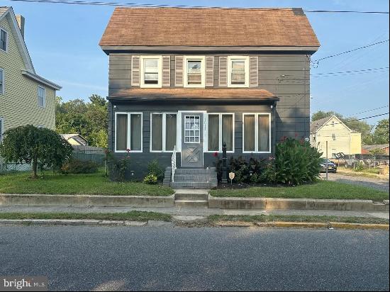 1013 N Chestnut Street, Paulsboro NJ 08066