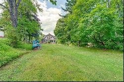 2836 W McNeal Road, Hampton PA 15101