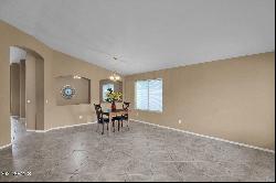 1410 W Flintlock Way, Chandler AZ 85286