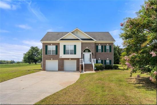 131 N Hazelwood Drive, Mocksville NC 27028