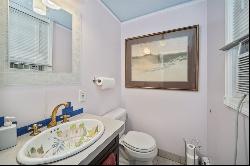 65 Willard St, Quincy MA 02169