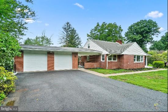 221 E Mount Kirk Avenue, Eagleville PA 19403