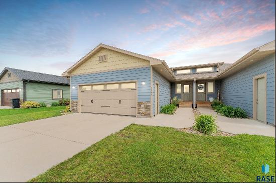 2728 E Sunburst Dr, Brandon SD 57005