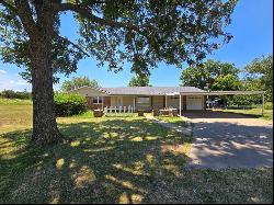 1423 S Jim Thorpe Boulevard, Prague OK 74864