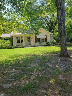 406 1st Street, Lafayette GA 30728