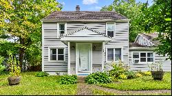 Sweet Colonial Comfort in Lenox