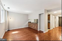 136 N Bread Street Unit 122, Philadelphia PA 19106