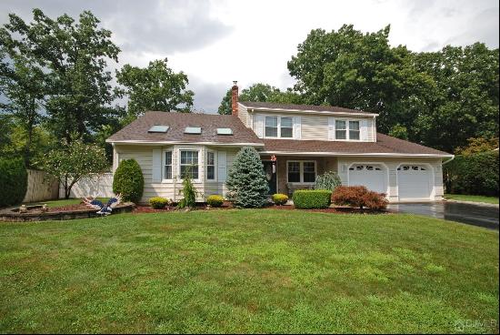 13 McFadden Drive, Monroe NJ 08831