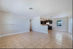 10470 SW 200th St, Cutler Bay FL 33157