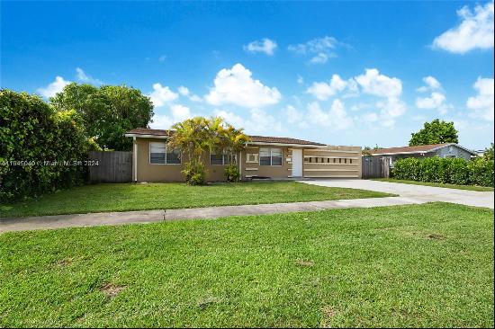 10470 SW 200th St, Cutler Bay FL 33157