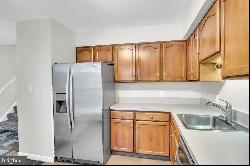 1000 Country Club Road Unit 4, York PA 17403