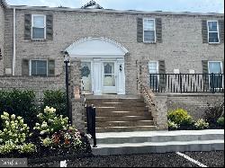 1000 Country Club Road Unit 4, York PA 17403