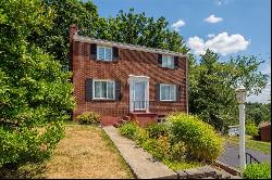 2725 Summit St, Bethel Park PA 15102