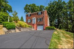 2725 Summit St, Bethel Park PA 15102