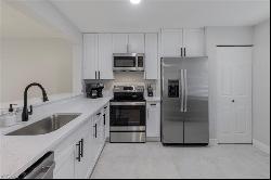 1051 Eastham Way Unit B106, Naples FL 34104