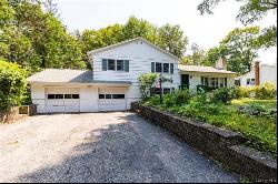 14 Lawrence Road, Hyde Park NY 12538