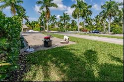 13562 Snapper LN, Naples FL 34114