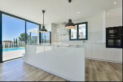 Contemporary Luxury Villa with Stunning Sea Views in Moraira, Teulada 03724