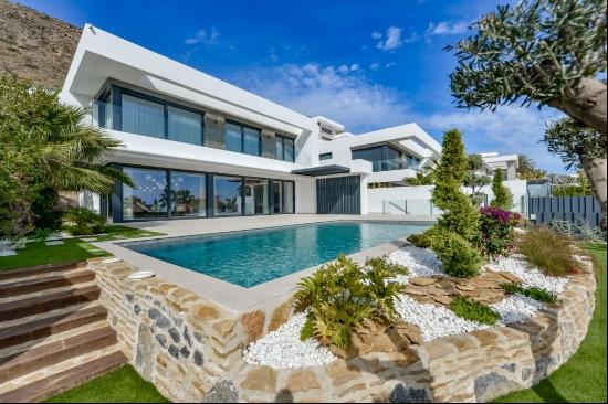 Sophisticated Modern Villa for Sale in Benidorm, Finestrat Area, Benidorm 03501