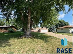 304 N Locust Ave, Sioux Falls SD 57110