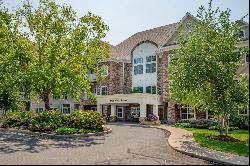 1 West Street #306, Simsbury CT 06070