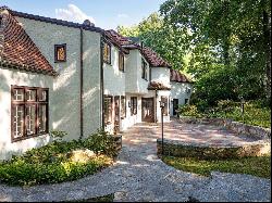 3 Woodside Drive, Greenwich CT 06830