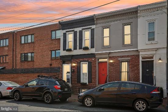 536 S 8th Street, Philadelphia PA 19147