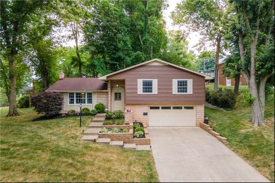 1261 Rolling Meadow Rd, Pittsburgh PA 15241