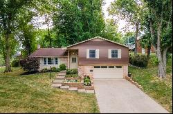 1261 Rolling Meadow Rd, Pittsburgh PA 15241