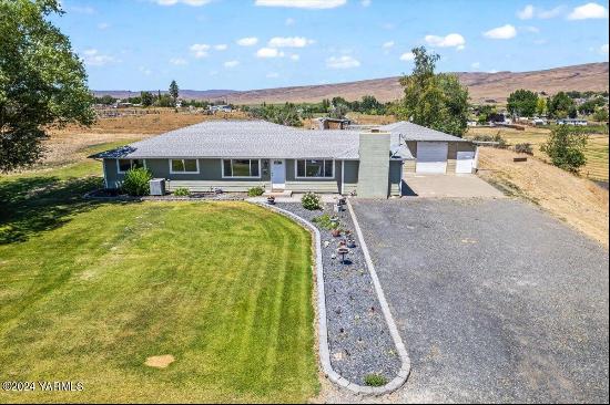 1281 Gibson Rd, Selah WA 98942