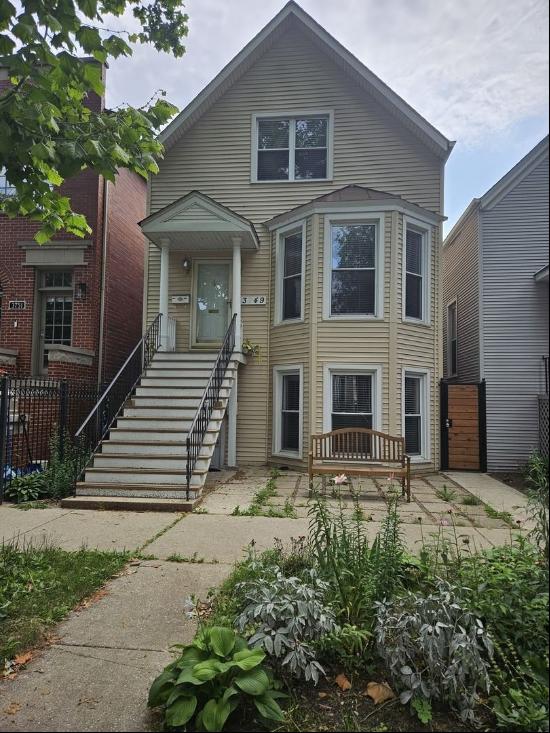 3749 N HERMITAGE Avenue #GARDEN, Chicago IL 60613