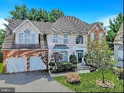 46 Pin Oak Drive, North Brunswick NJ 08902