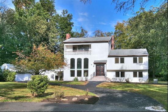 16 N Pasture Road, Westport CT 06880