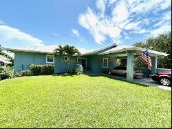 1806 NE River Court, Jensen Beach FL 34957