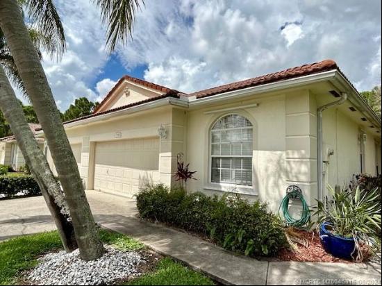 7108 SE Twin Oaks Circle, Stuart FL 34997