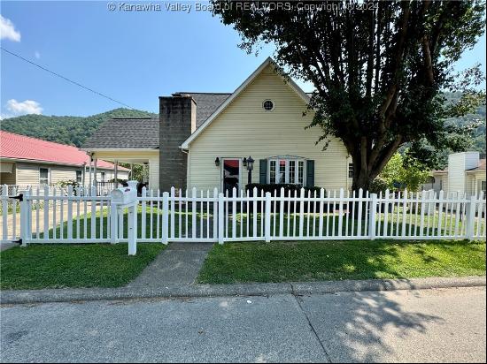 3116 Maple Street, Shrewsbury WV 25015