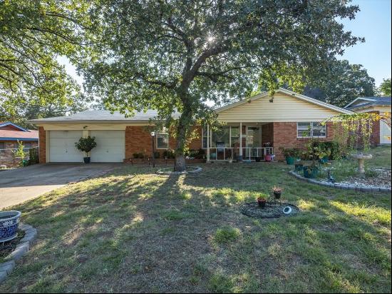 852 Patti Drive, Bedford TX 76022