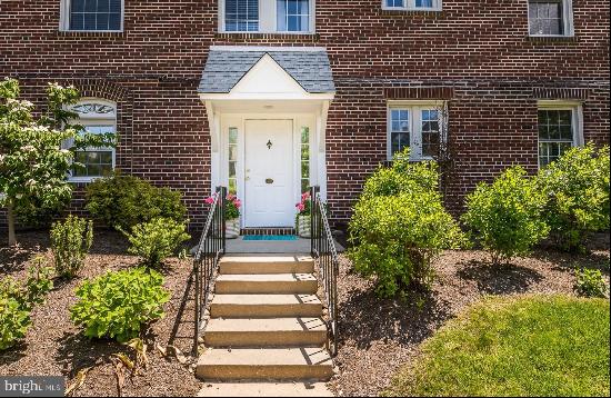 104 Woodside Avenue Unit B103, Haverford PA 19041