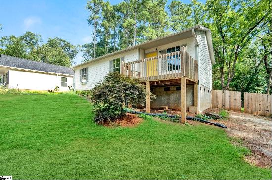 313 W James Street, Greer SC 29650