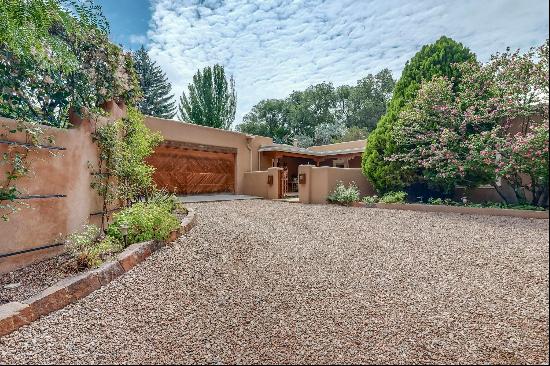 463 Camino Manzano, Santa Fe NM 87501