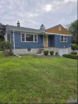 106 Pinkneyville Road, Sparta NJ 07871