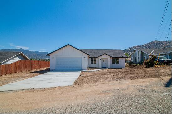 21104 Brentwood Drive, Tehachapi CA 93561