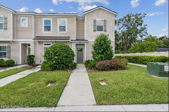 244 Annies Place, Jacksonville FL 32218